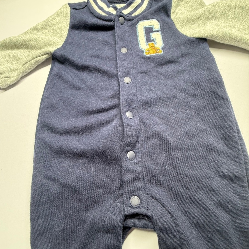 Baby Gap Varsity Romper Navy Blue Gray Bear Patch Snap Front 3-6 Months - Picture 3 of 9